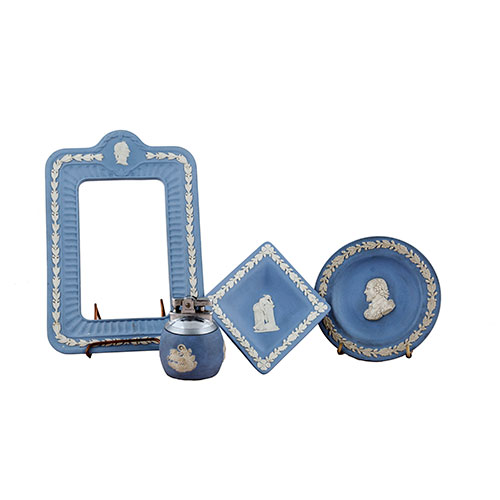 Sub.:12-On - Lote: 265 -  Lote de cuatro piezas de porcelana Wedgwood