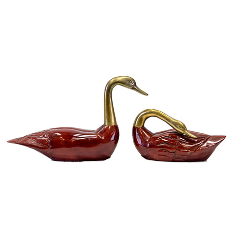 Sub.:12-On - Lote: 337 -  Pareja de patos con cuerpo de madera y cuellos de bronce