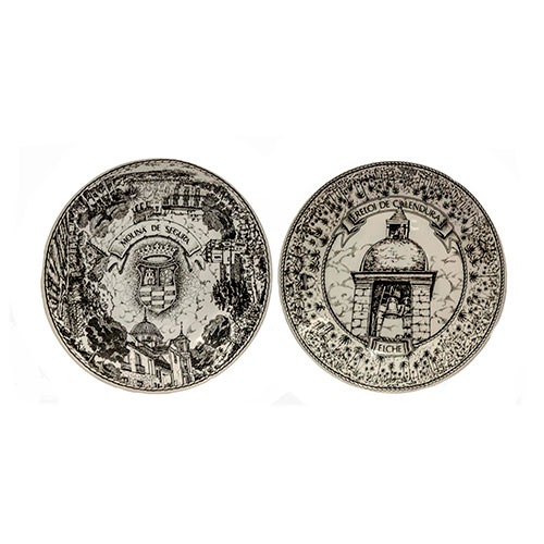 Sub.:12-On - Lote: 340 -  Lote de dos platos de porcelana con representaciones de Elche y Molina de Segura, 1982.