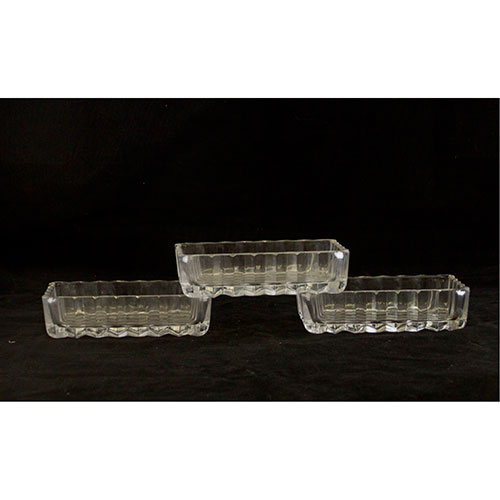 Sub.:12-On - Lote: 211 -  Lote de tres entremeseros rectangulares en cristal tallado con motivos geom�tricos.