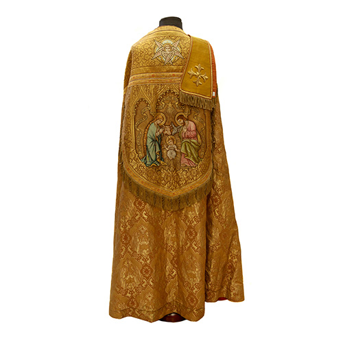Sub.:12 - Lote: 1368 -  Capa pluvial con escena de la Natividad bordada en la parte posterior y estola con pinjante de hilo.