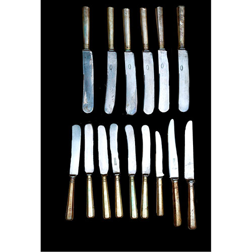 Sub.:13-On - Lote: 228 -  Lote de 15 cuchillos con mango de plata y hoja de acero