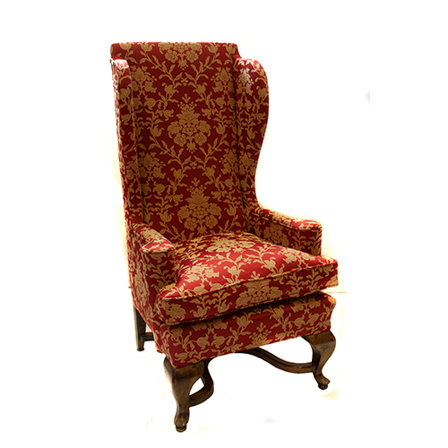 Sub.:13 - Lote: 1283 -  Pareja de sillones orejeros de estilo ingl�s tapizados en rojo.