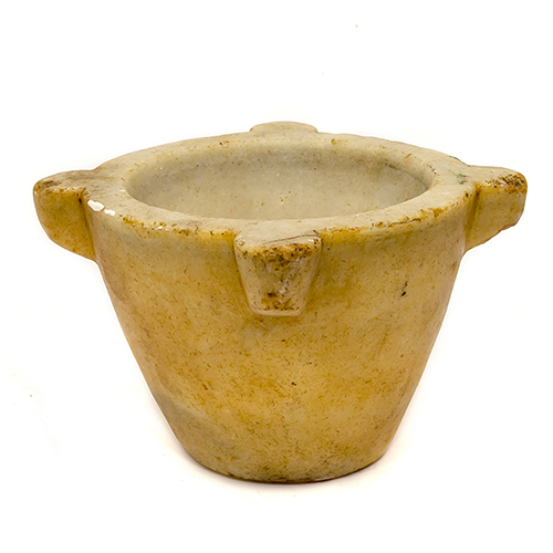 Sub.:13 - Lote: 1331 -  Mortero en alabastro.