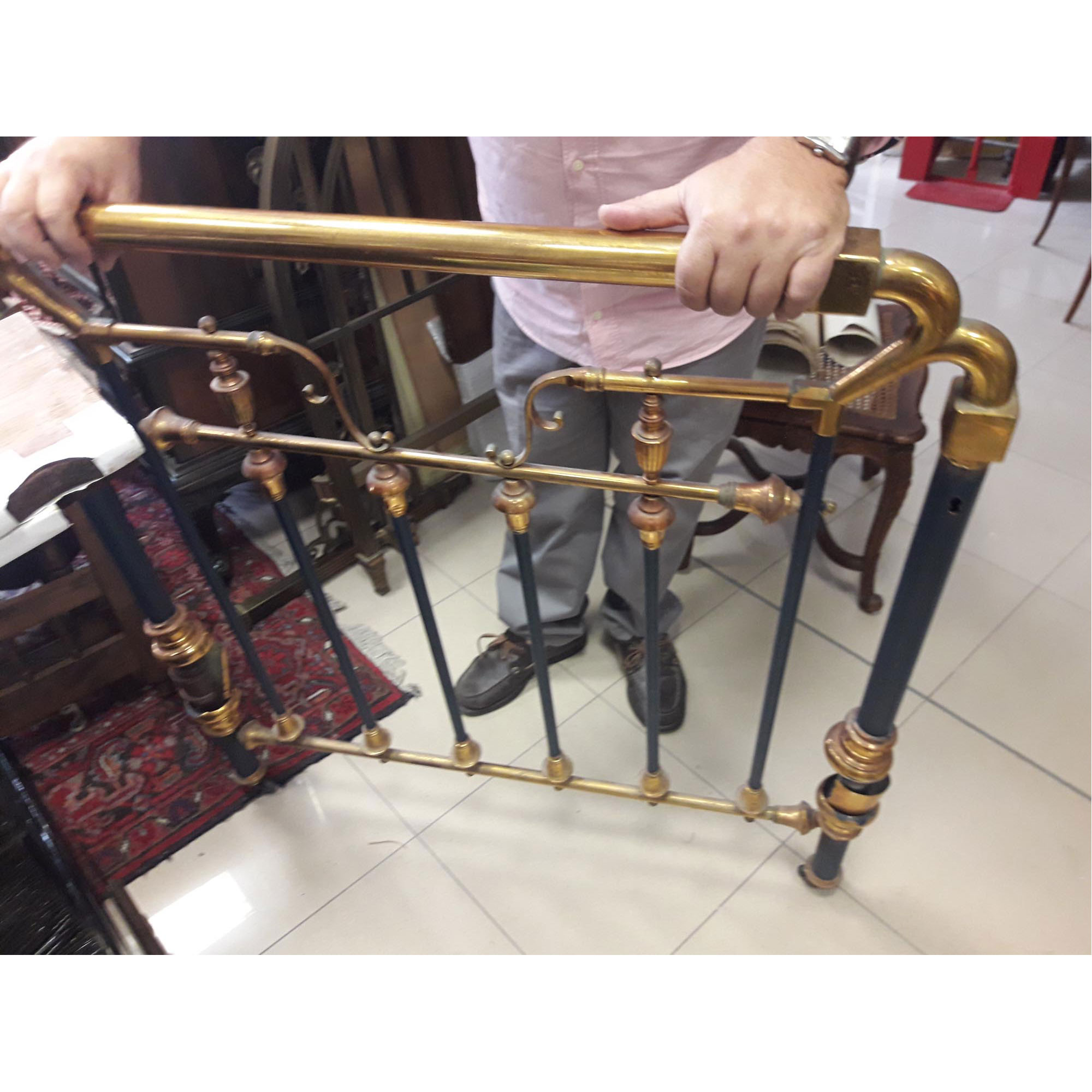 Sub.:14-On - Lote: 121 -  Pareja de cabeceros en bronce y hierro patinado en azul y oro