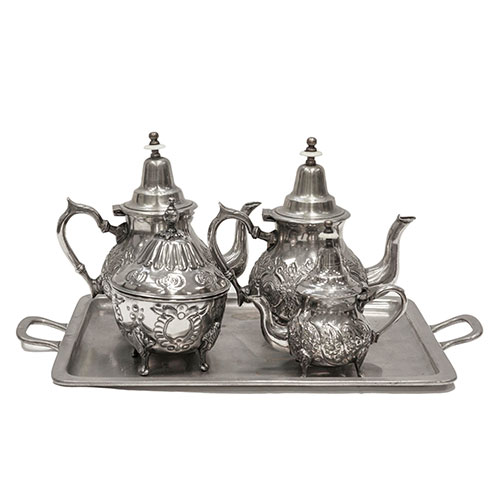 Sub.:14-On - Lote: 1606 -  Juego de caf� y t� con azucarero, lechera y bandeja