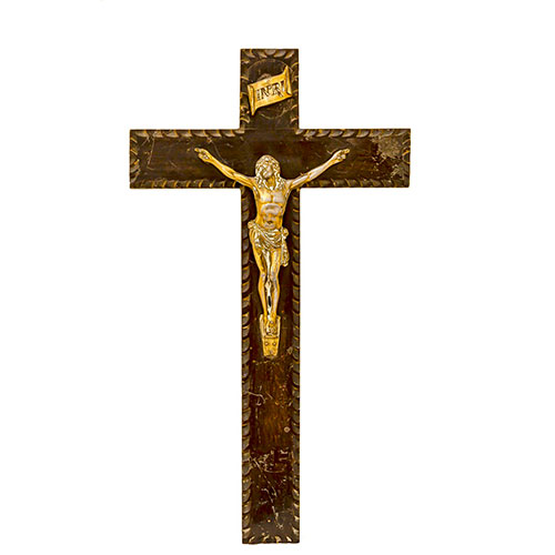 Sub.:14-On - Lote: 1589 -  Cristo en calamina, sobre cruz de madera.