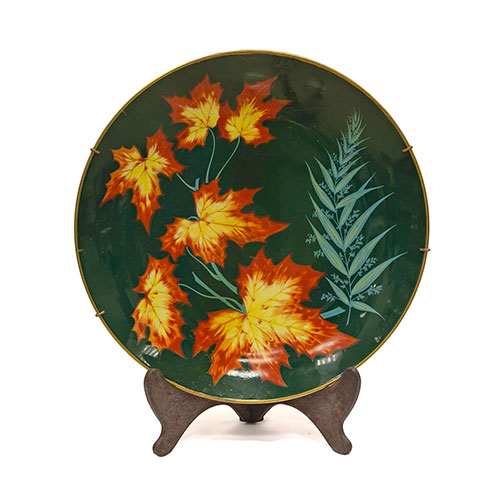 Sub.:14-On - Lote: 1269 -  Plato decorativo en porcelana de Rosenthal con decoraci�n de hojas.