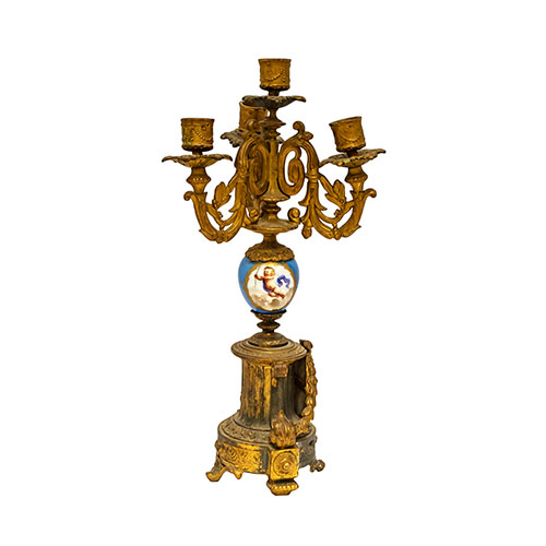 Sub.:14-On - Lote: 1658 -  Candelabro de cuatro brazos en calamina dorada y detalle de �ngel en porcelana