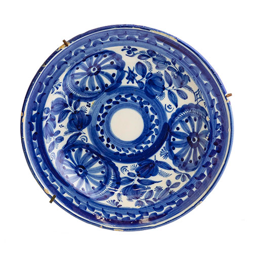 Sub.:14-On - Lote: 338 -  Plato en cer�mica de Manises. S. XIX.