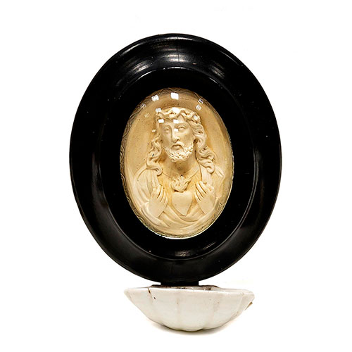 Sub.:14-On - Lote: 1686 -  Aguabenditera con representaci�n del sagrado coraz�n realizado en pasta