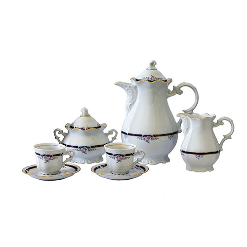 Sub.:14-On - Lote: 1382 -  Juego de t� formado por: tetera, azucarero, lechera y 6 tazas con sus platos.