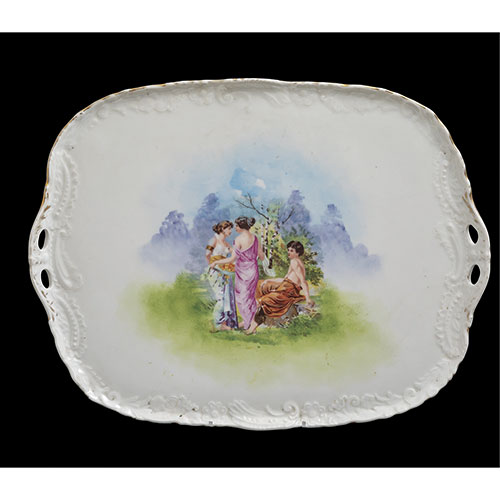 Sub.:14-On - Lote: 1392 -  Bandeja en porcelana de Albert Pillivuyt Limoges con decoraci�n impresa con 3 damas.