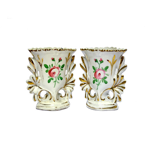 Sub.:14-On - Lote: 1340 -  Pareja de jarrones en porcelana esmaltada isabelina.