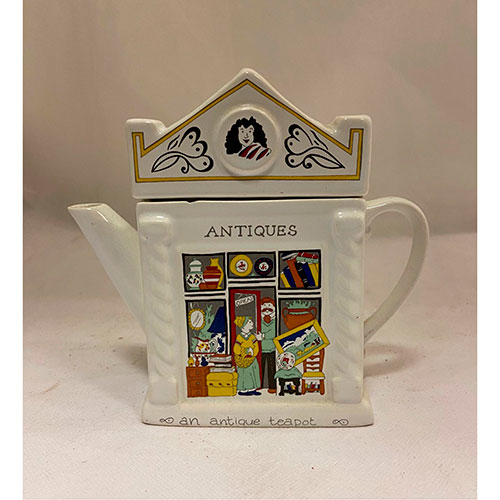 Sub.:14-On - Lote: 1379 -  Tetera realizada en porcelana inglesa seg�n modelo de Barry Smith y Barbara Wootton.