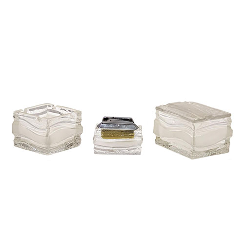 Sub.:14-On - Lote: 1432 -  Conjunto de fumador en cristal.