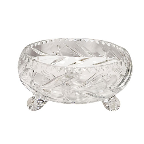 Sub.:14-On - Lote: 1443 -  Bombonera circular en cristal tallado sobre patas.