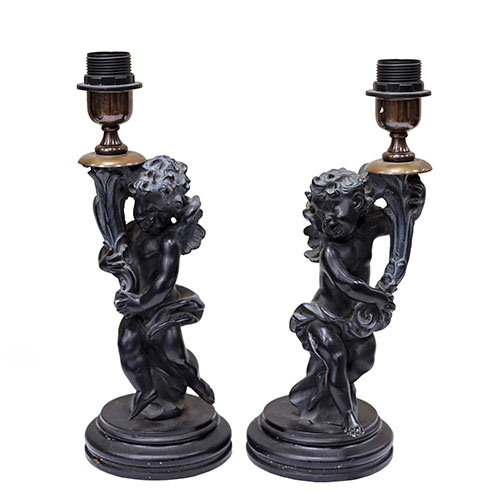 Sub.:14-On - Lote: 206 -  Pareja de l�mparas de sobremesa en resina con forma de putti.