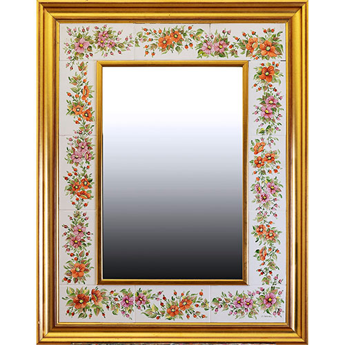 Sub.:14-On - Lote: 1784 -  Espejo en madera dorada con azulejos en cer�mica decorados con temas florales.
