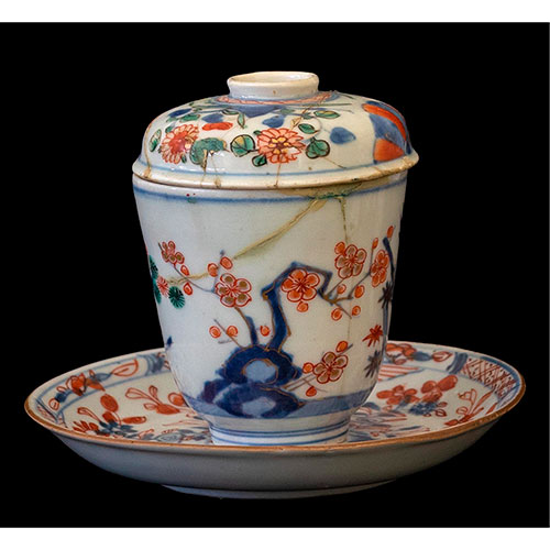 Sub.:14-On - Lote: 1360 -  Taza con tapa y plato en porcelana de Inmari