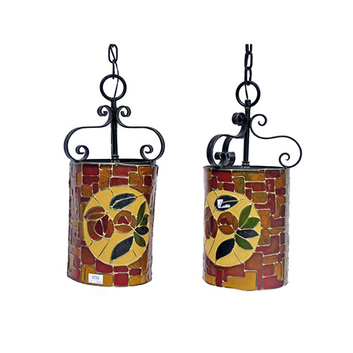 Sub.:14-On - Lote: 248 -  Pareja de l�mparas en hierro y pl�stico simulando cristal.