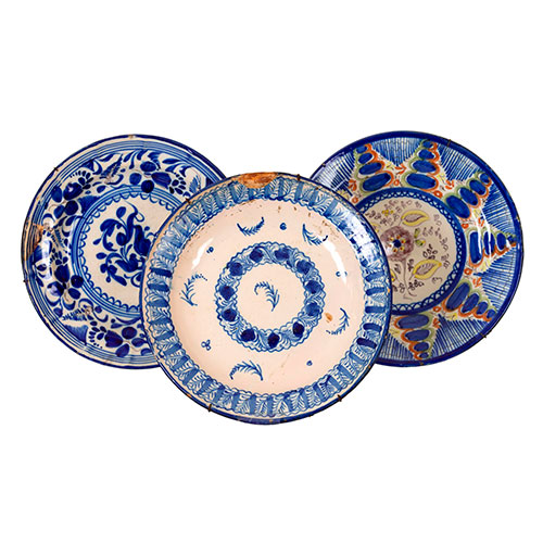 Sub.:14-On - Lote: 326 -  Tres platos de Manises en azul