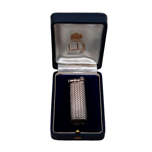 Sub.:14-On - Lote: 1735 -  Encendedor Dunhill de se�ora plateado