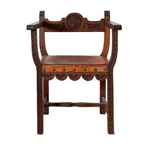 Sub.:14-On - Lote: 124 -  Sill�n en madera tallada y asiento en cuero