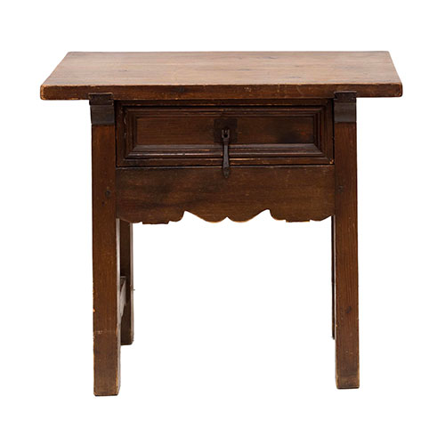 Sub.:14-On - Lote: 114 -  Mesa r�stica en madera de pino con un caj�n.