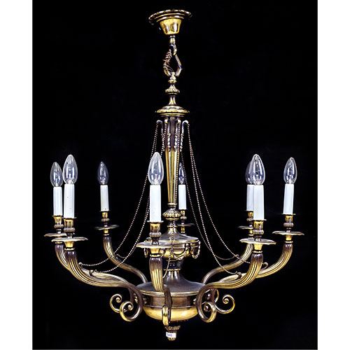 Sub.:14-On - Lote: 247 -  L�mpara de techo con ocho luces en metal dorado, con brazos y fuste estriados.