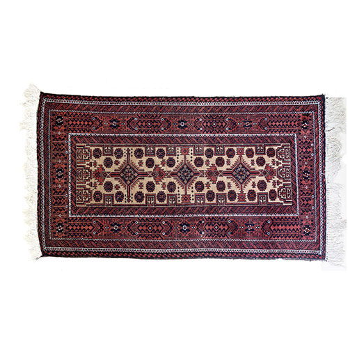 Sub.:14-On - Lote: 177 -  Alfombra tipo turca con motivos geom�tricos de relleno de campo y varias orlas exteriores. En tonos rojos y granates.