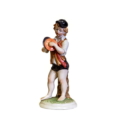 Sub.:14-On - Lote: 1354 -  M�sico tocando los platillos. Figura en porcelana esmaltada.
