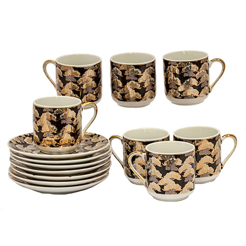 Sub.:14 - Lote: 1411 -  Lote de 7 tazas y 7 platos de caf en porcelana con decoracin de corte oriental.