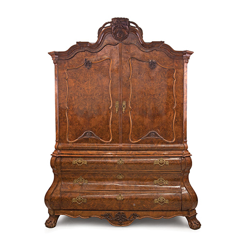 Sub.:14 - Lote: 1183 -  Cabinet holands en madera de raz de nogal, s. XIX. 