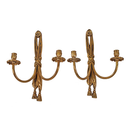 Sub.:15-Oc - Lote: 217 -  Pareja de apliques de dos luces en bronce dorado.