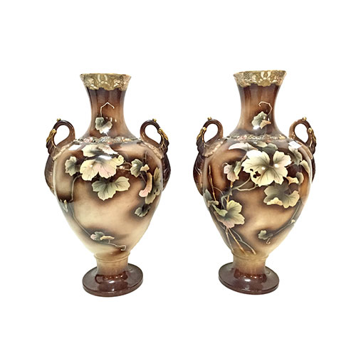 Sub.:15-Oc - Lote: 239 -  Pareja de jarrones en porcelana.