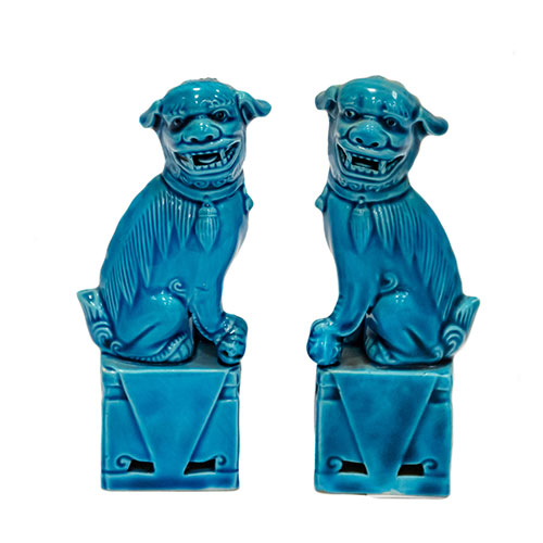 Sub.:15-Oc - Lote: 163 -  Pareja de leones foo en porcelana azul en miniatura.