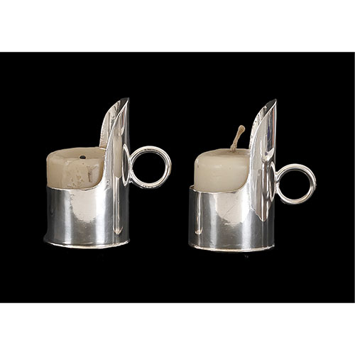 Sub.:15-Oc - Lote: 339 -  Pareja de palmatorias en metal plateado