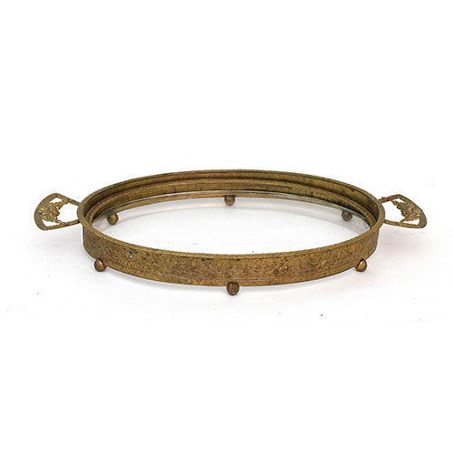 Sub.:15-Oc - Lote: 305 -  Bandeja en lat�n cincelado con representaci�n de temas de cuernos de abundancia y base en cristal, Francia, s. XIX