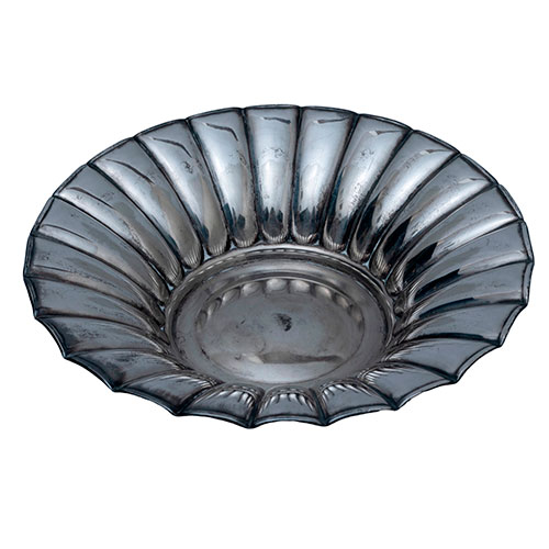 Sub.:15-Oc - Lote: 213 -  Centro lobulado en metal plateado