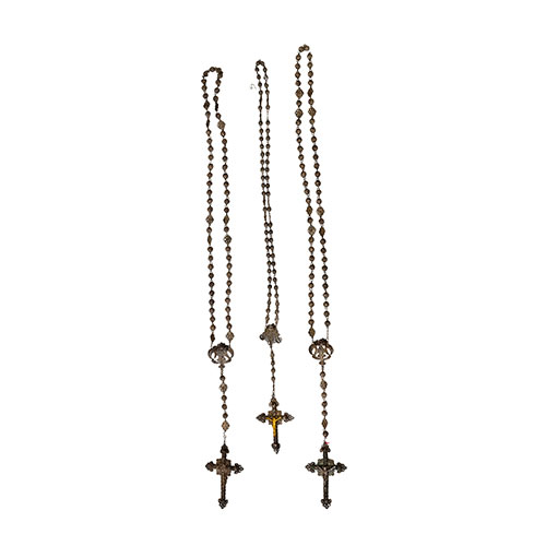 Sub.:15-Oc - Lote: 346 -  Tres rosarios en filigrana de plata