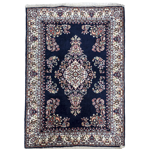 Sub.:15-Oc - Lote: 125 -  Alfombra tipo persa, siguiendo modelos de las alfombras de la tradici�n de Feraghan