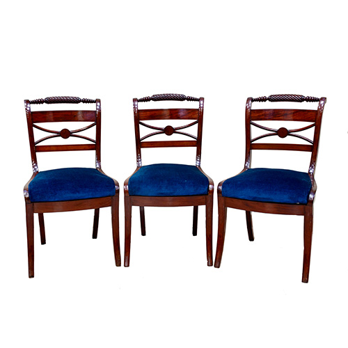 Sub.:15 - Lote: 1235 -  Lote de seis sillas inglesas de comedor en caoba, con respaldo de pala calado y patas de sable.S. XIX