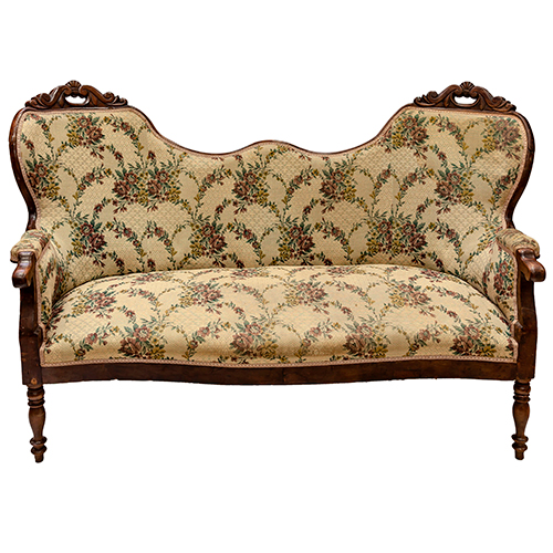 Sub.:16-Oc - Lote: 308 -  Sof� isabelino con dos respaldos en madera tallada con tapicer�a floral.