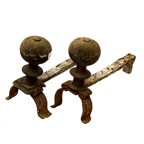 Sub.:16-Oc - Lote: 279 -  Lote de dos morillos de chimenea en lat�n con base de hierro