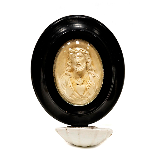 Sub.:16-Oc - Lote: 218A -  Aguabenditera con representaci�n del sagrado coraz�n realizado en pasta