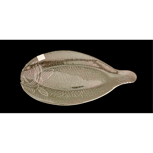 Sub.:16-Oc - Lote: 276 -  Bandeja en cristal tallado con forma de pez.