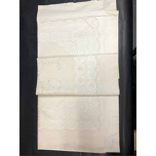 Sub.:16-Oc - Lote: 264 -  S�banas con bordado suizo en blanco para cama de 1,35 cm.