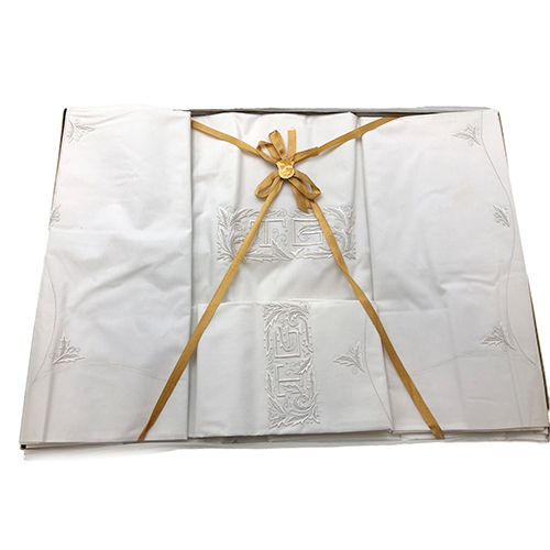 Sub.:16-Oc - Lote: 283 -  Pareja de s�banas con sus almohadones bordadas de 105 cm con iniciales.