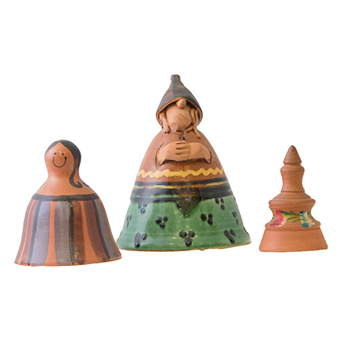 Sub.:16-Oc - Lote: 255 -  Lote de tres campanas de diferentes tama�os en barro cocido